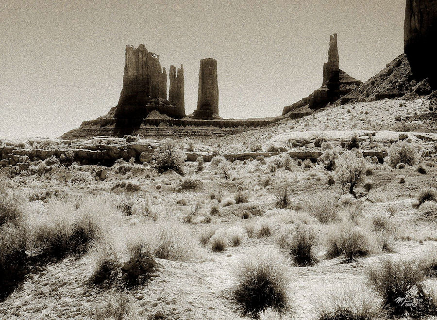 Monument Valley Mesas — Martin Kaspers